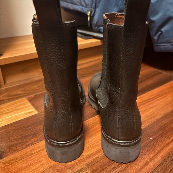 Reformation Katerina Lug Sole Chelsea Boots - Picture 2 of 8